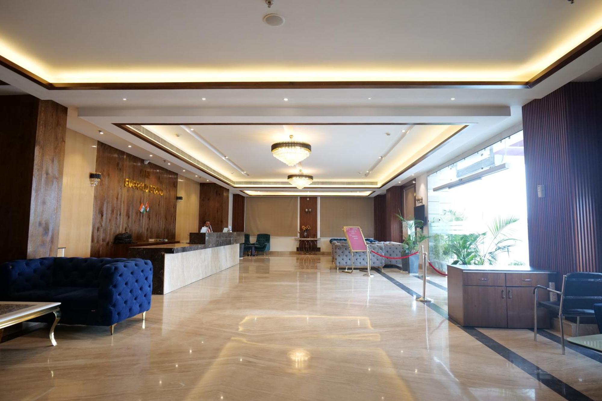 The Emerald Grand دهرادون المظهر الخارجي الصورة