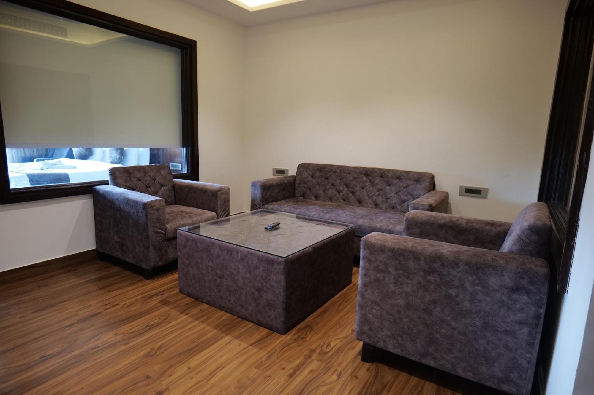 The Emerald Grand دهرادون المظهر الخارجي الصورة